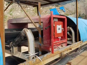 鋼絲皮帶金屬探測儀使用現場